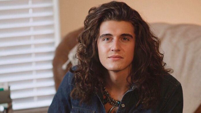 Cade Foehner Net Worth 2022, Age, Wife, Baby, Height, Family, Parents ...