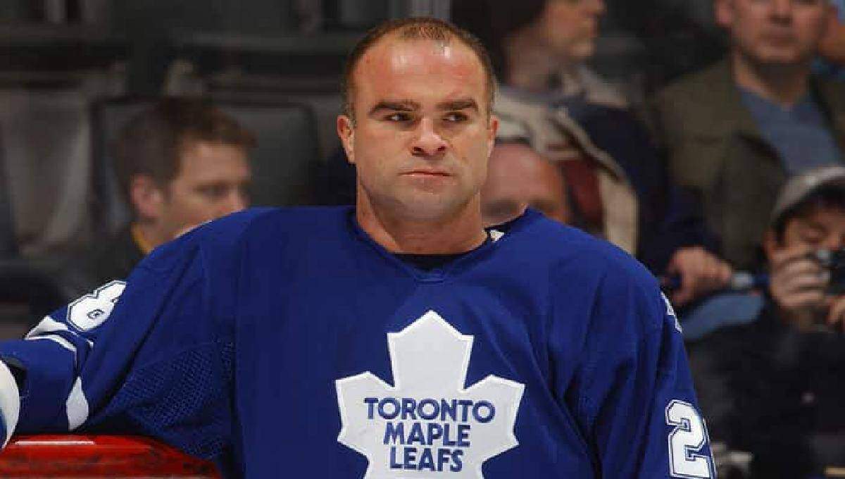 Everything About Tie Domi Wife: Heather McDonough Age, Marriage