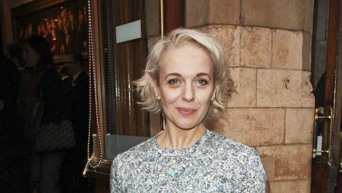 Amanda Abbington salary