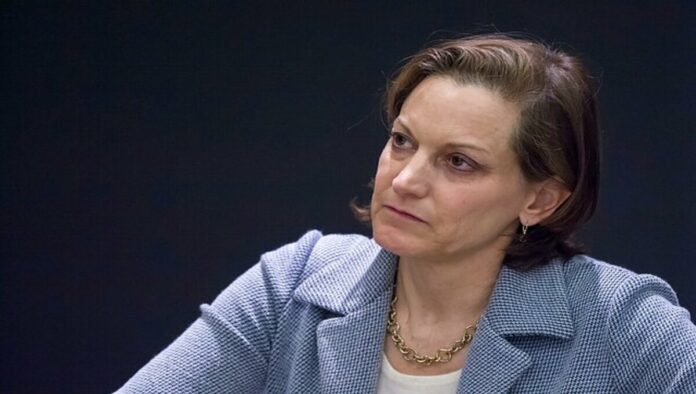 Anne Applebaum net worth